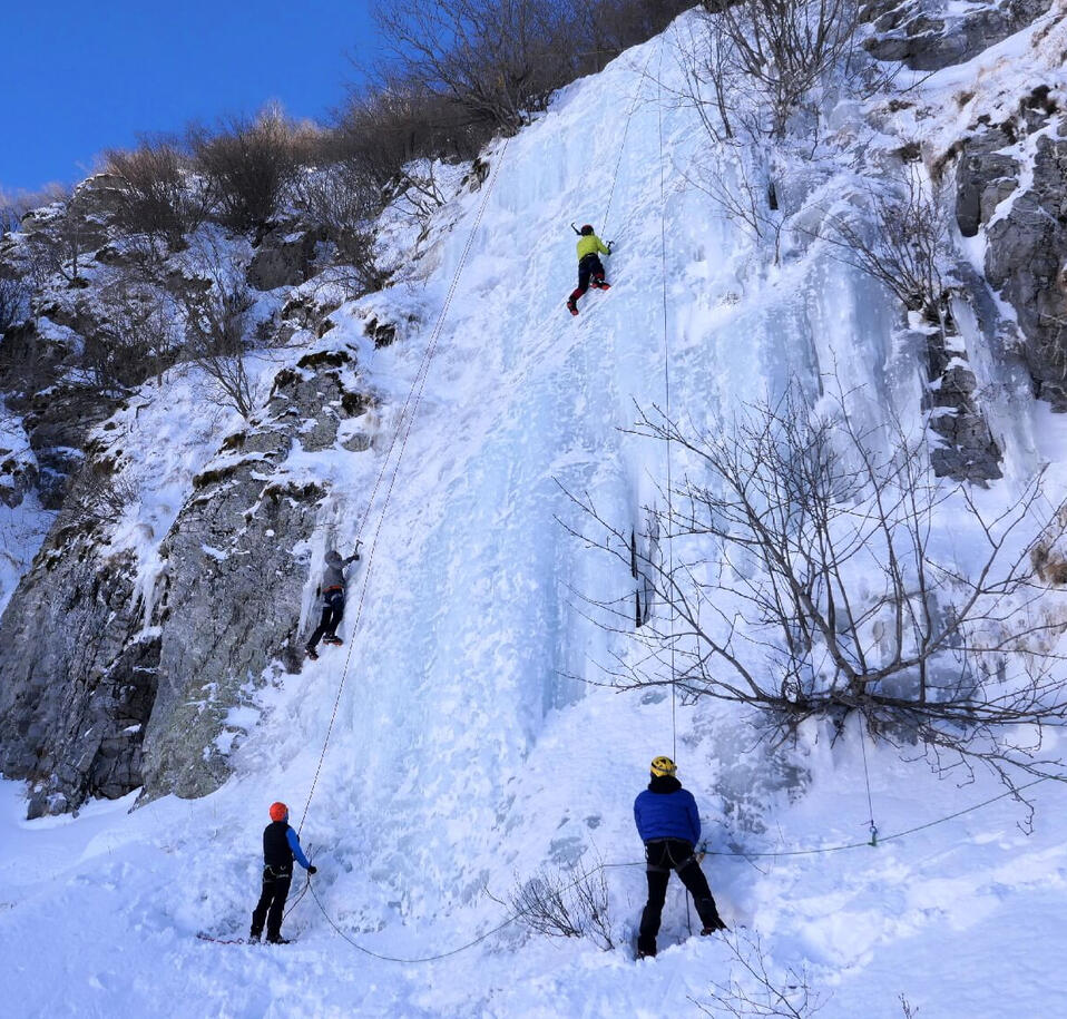 cățărare la GHEAȚĂ