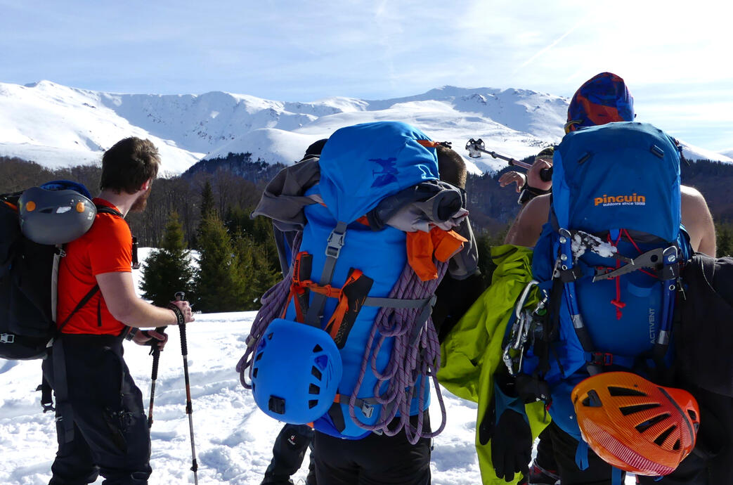 înspre acolo ne îndreptăm